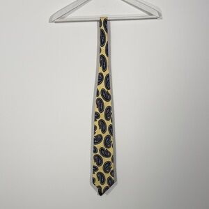 Avenue Paisley Tie - Cream and Black